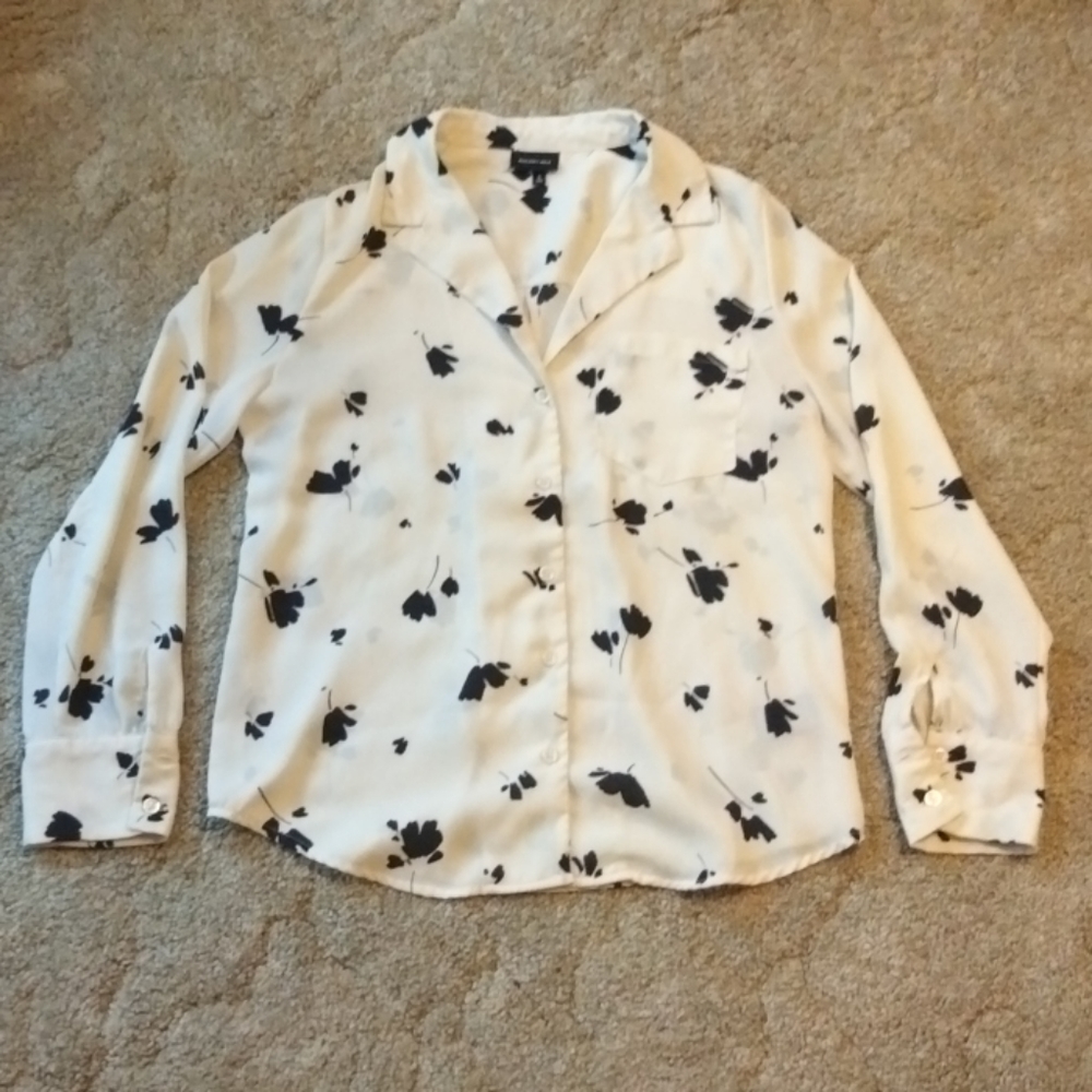 Who What Wear Button Down Floral Blouse